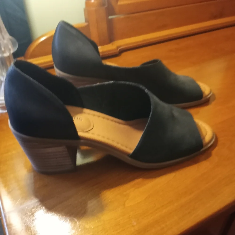 LUCKY BRAND 2 INCH HEELS
